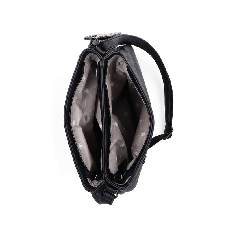 Sac bandoulière Rieker H1005-02 en noir avec fermeture éclair et pendentif en forme de cœur. Ouvert.