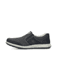 Schwarze Rieker Herren Slipper 17363-00 mit einem Gummizug sowie Extraweite H. Schuh Außenseite.