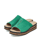 Grüne Rieker Damen Pantoletten 62905-52 mit moderner Spannnaht. Schuhpaar seitlich schräg.