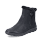 
Tiefschwarze Rieker Damen Kurzstiefel Z0070-00 mit einer robusten Profilsohle. Schuh seitlich schräg