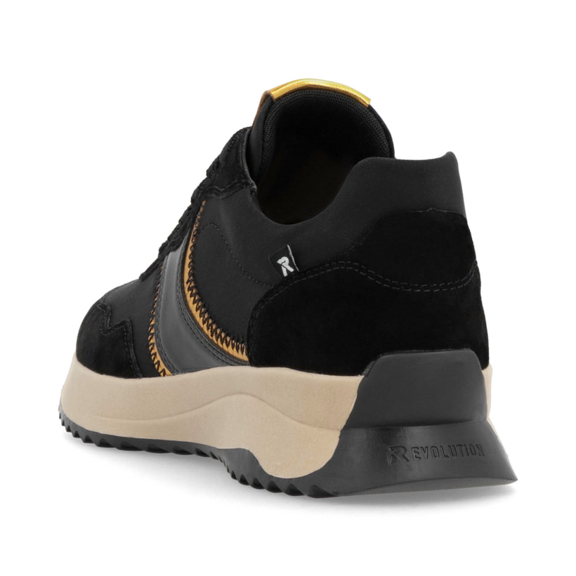 Baskets basses Rieker noires pour femme W1302-00 avec semelle durable. Chaussure vue de l'arrière.