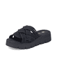 Nachtschwarze Rieker Damen Pantoletten V1008-00 mit geflochtenem Riemen. Schuh seitlich schräg.