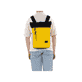 Sac à dos Rieker H5101-68 jaune avec fermeture éclair, compartiment rembourré pour ordinateur portable et bretelles ajustable. Porté.