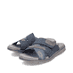Schieferblaue Rieker Herren Pantoletten 24350-14 mit einem Klettverschluss. Schuhpaar seitlich schräg.