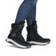 Schwarze Rieker Damen Schnürstiefel W0066-00 mit wasserabweisender TEX-Membran. Schuh am Fuß.