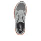 Graue Rieker Herren Sneaker Low 09100-45 mit einer Gummischnürung. Schuh von oben.