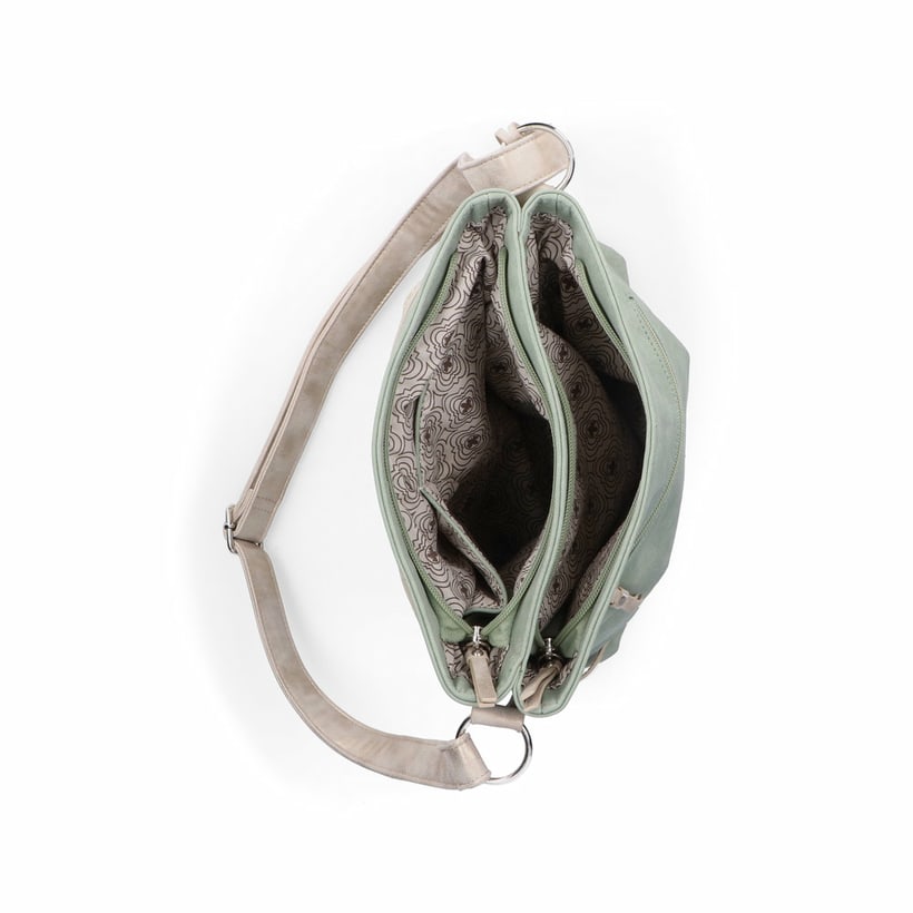 Rieker Umhängetasche H1346-52 in Grün mit Reißverschluss und zwei separat verschließbaren Hauptfächern. Geöffnet.