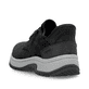 Tiefschwarze Rieker Herren Slipper 11050-00 mit praktischer Slip-in Funktion. Schuh von hinten.