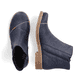 
Marineblaue Rieker Damen Kurzstiefel 73571-14 mit einer robusten Profilsohle. Schuhpaar von oben.