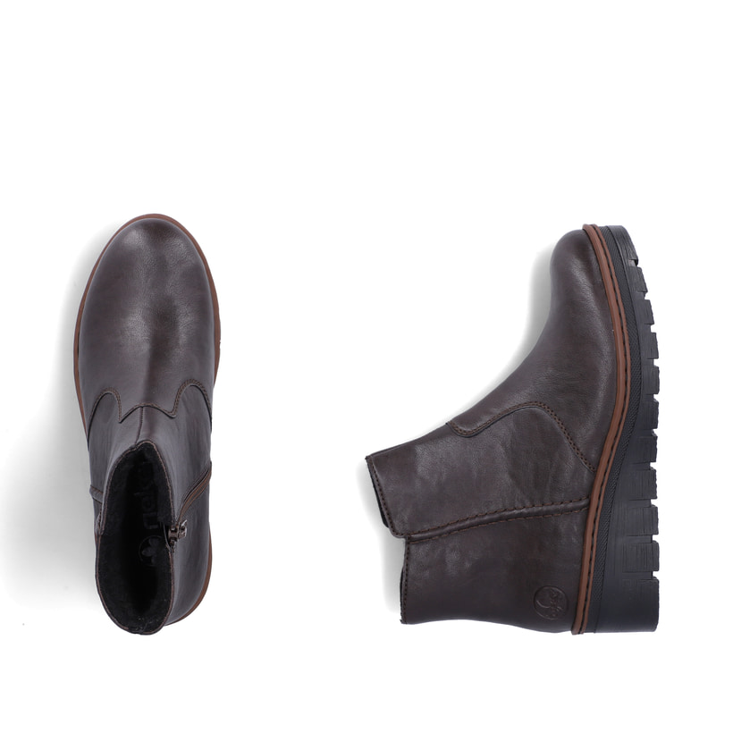 Dunkelbraune Rieker Damen Kurzstiefel X9165-25 mit einem Reißverschluss. Schuh von oben, liegend.