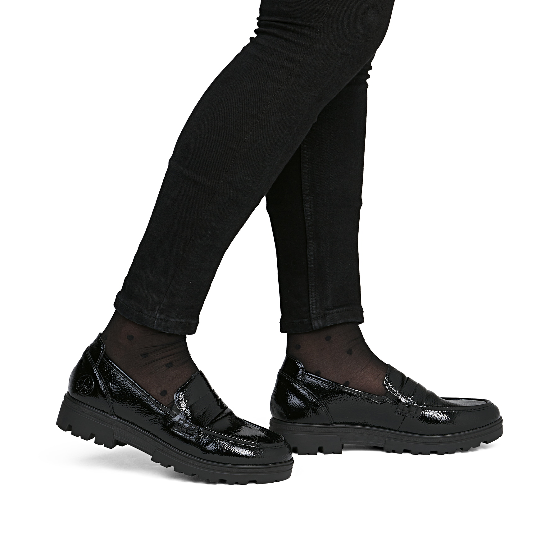 Mocassins Rieker noirs pour femmes 43050-00 avec bande élastique. Chaussure au pied.