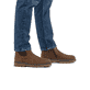 Braune Rieker Herren Chelsea Boots F7051-23 aus Rauleder mit Reißverschluss. Schuh am Fuß.