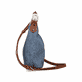 Rieker Damen Rucksack H1607-60 in Hellbeige aus Textil mit Reißverschluss. Rucksack getragen Knie.