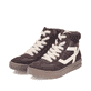 Braun-weiße Rieker Damen Sneaker High L2530-25 mit flauschigen Schnürsenkeln. Schuhpaar seitlich schräg.