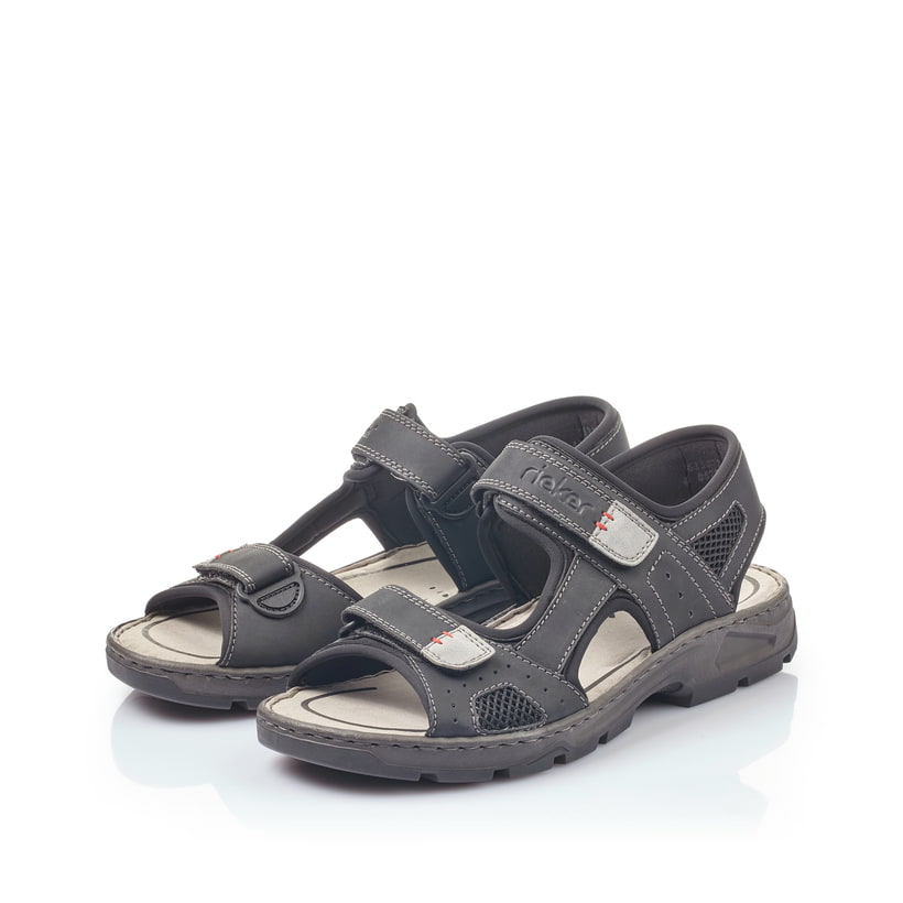 Schwarze Rieker Herren Trekkingsandalen 26156-02 mit einem Klettverschluss. Schuhpaar seitlich schräg.