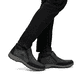 
Asphaltgraue Rieker Herren Slipper 03352-45 mit einer schockabsorbierenden Sohle. Schuh am Fuß