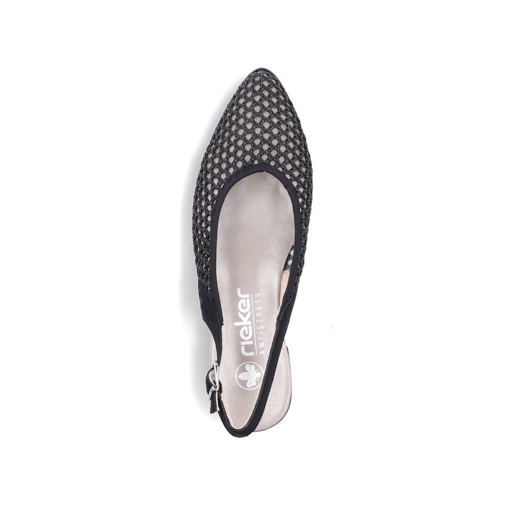Schwarze Rieker Slingpumps 47060-01 mit eleganten Zierlochungen sowie Schnallen. Schuh von oben.