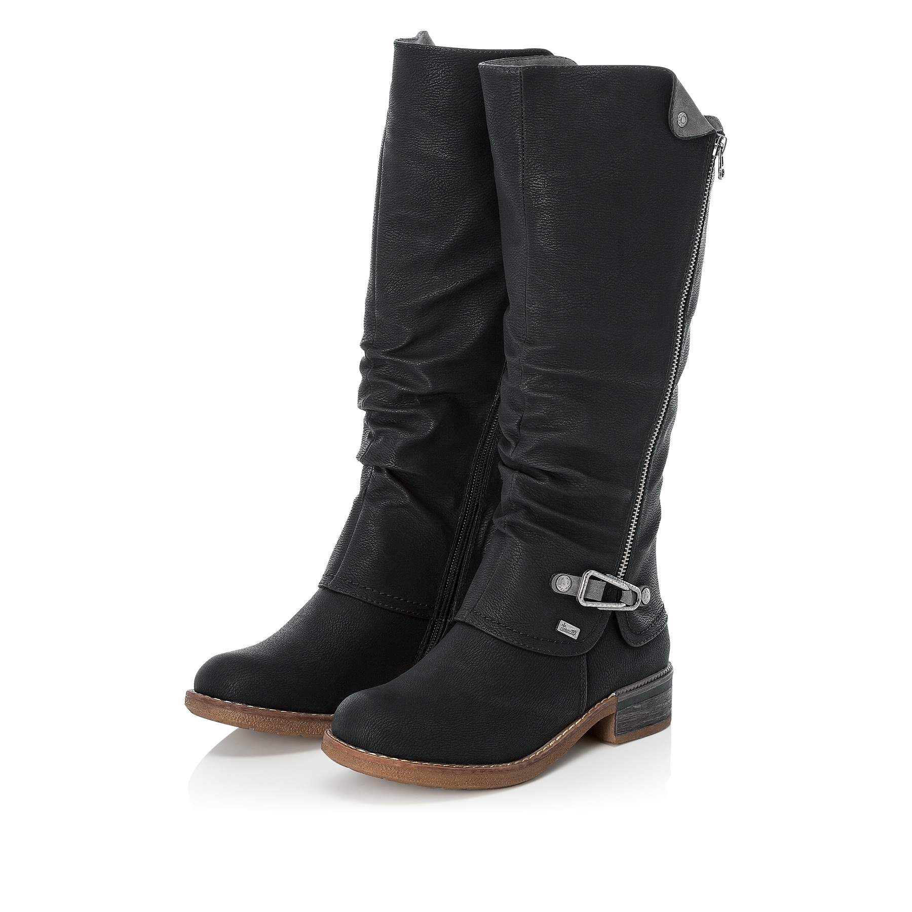 Schwarze Rieker Damen Hochschaftstiefel 94652-00 mit Schmuckelement. Schuhpaar seitlich schräg.