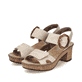 Beige Rieker Riemchensandaletten 63850-60 mit trendigen Schnalle. Schuhpaar seitlich schräg.