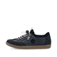 Blaue Rieker Damen Slipper L9750-14 mit Gummizug sowie gepolsterter Einlegesohle. Schuh Außenseite.