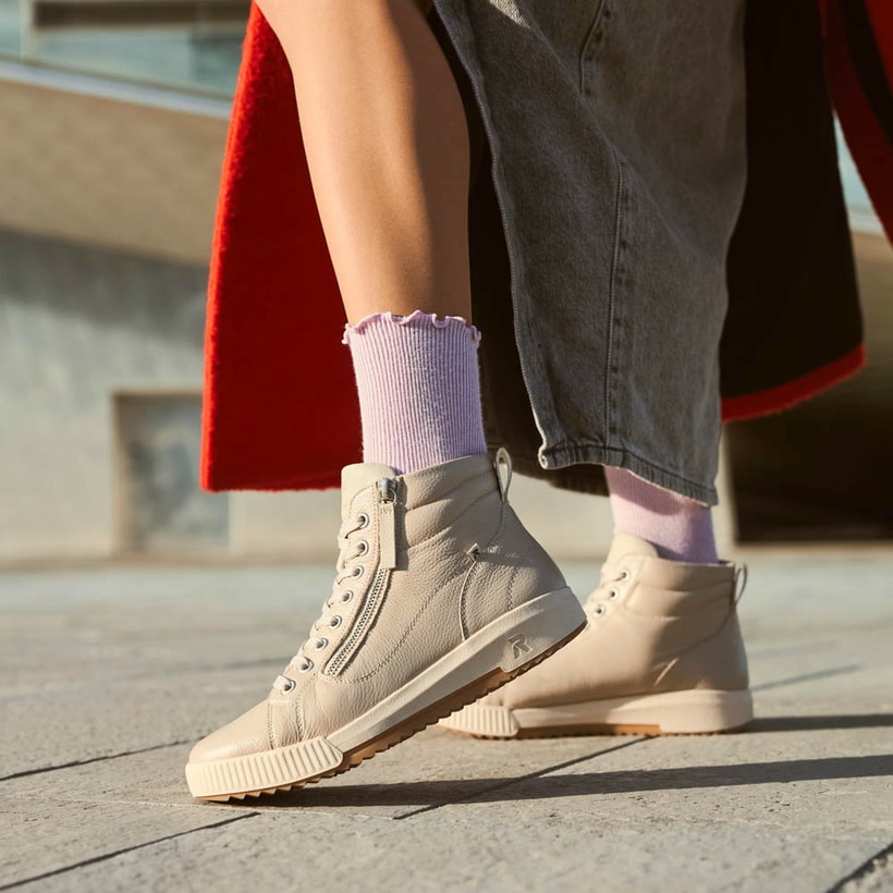 Rieker Evolution W0702-80 Vrouwen Wit Sneakers
