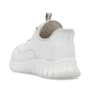 Weiße Rieker Damen Slipper M5357-80 mit Ready2GO Slip-in Funktion sowie Gummizug. Schuh von hinten.