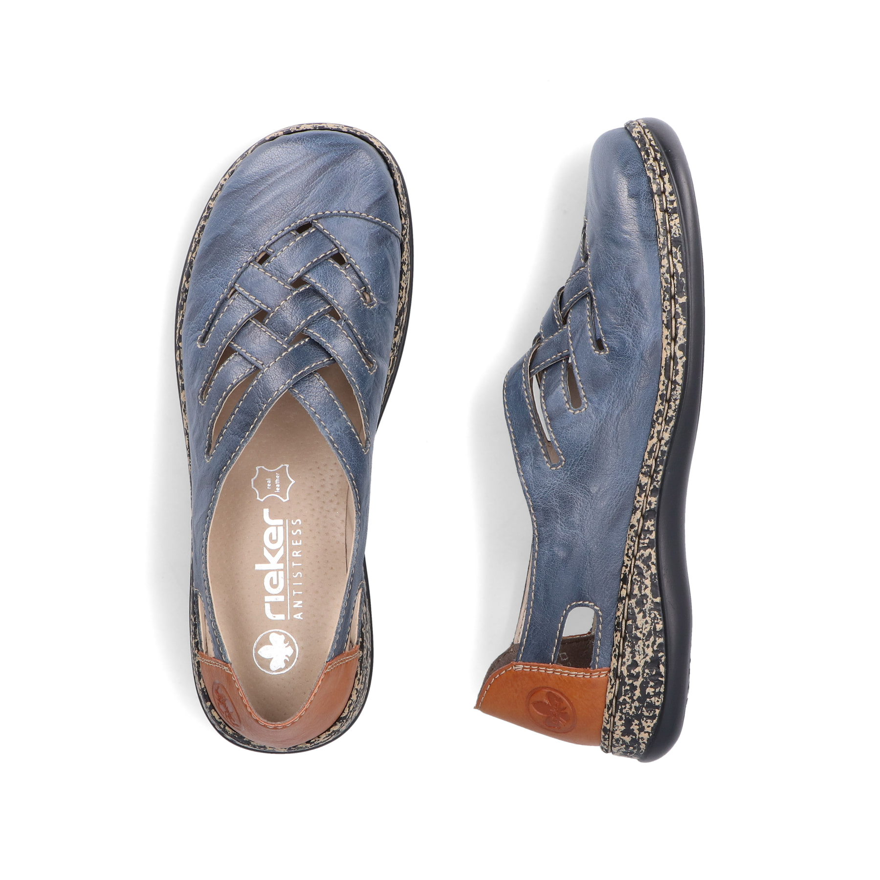 Blaue Rieker Damen Slipper 46369-12 mit Gummizug sowie extra weicher Decksohle. Schuh von oben, liegend.