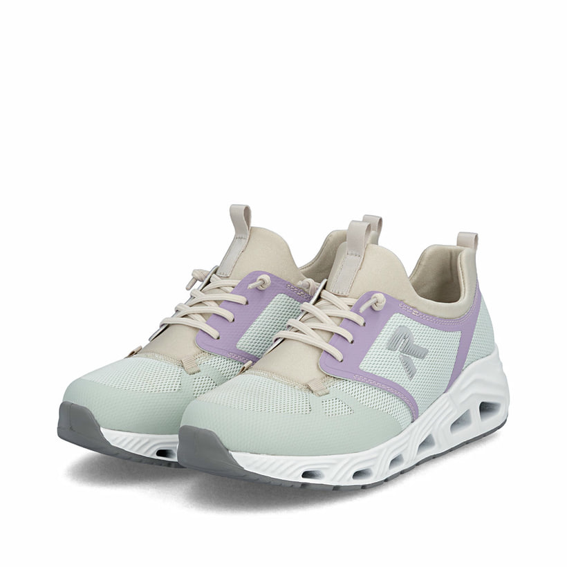 Grüne vegane Rieker Damen Slipper N5258-52 mit Gummizug sowie Komfortweite G. Schuhpaar seitlich schräg.