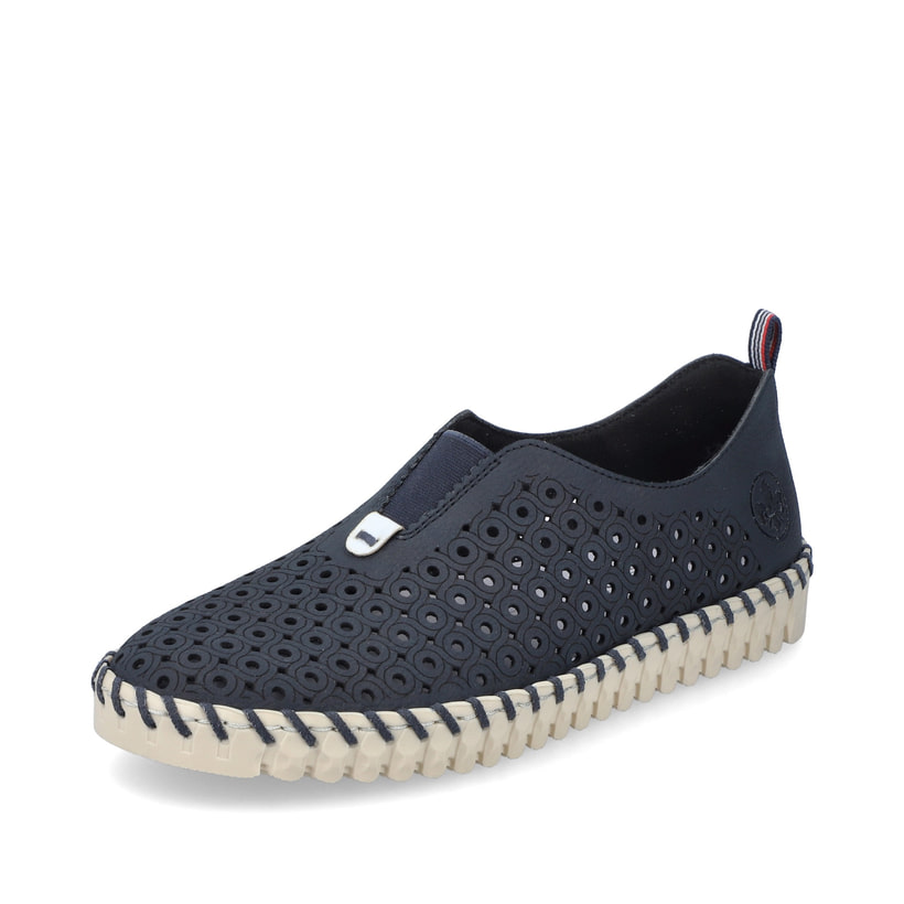Stahlblaue Rieker Damen Slipper N1963-14 mit Elastikeinsatz sowie Löcheroptik. Schuh Außenseite gespiegelt.