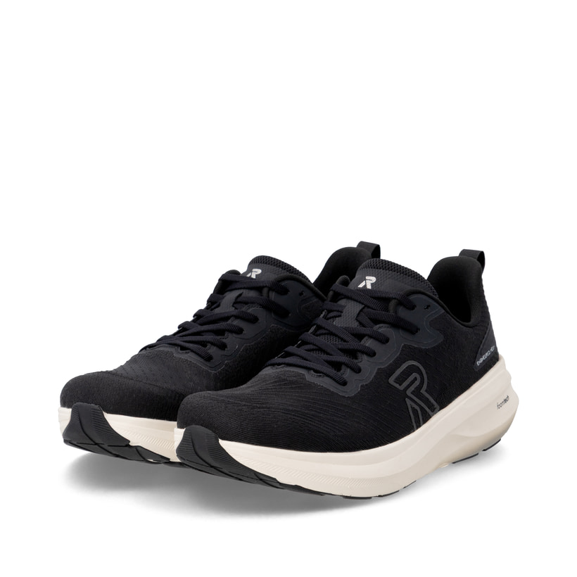 Schwarze Rieker Sport Herren Sneaker Low U4301-01. Schuhpaar seitlich schräg.