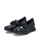 Dunkelblaue Rieker Damen Loafer 49051-14 mit Deko-Kette sowie einem Gummizug. Schuhpaar seitlich schräg.