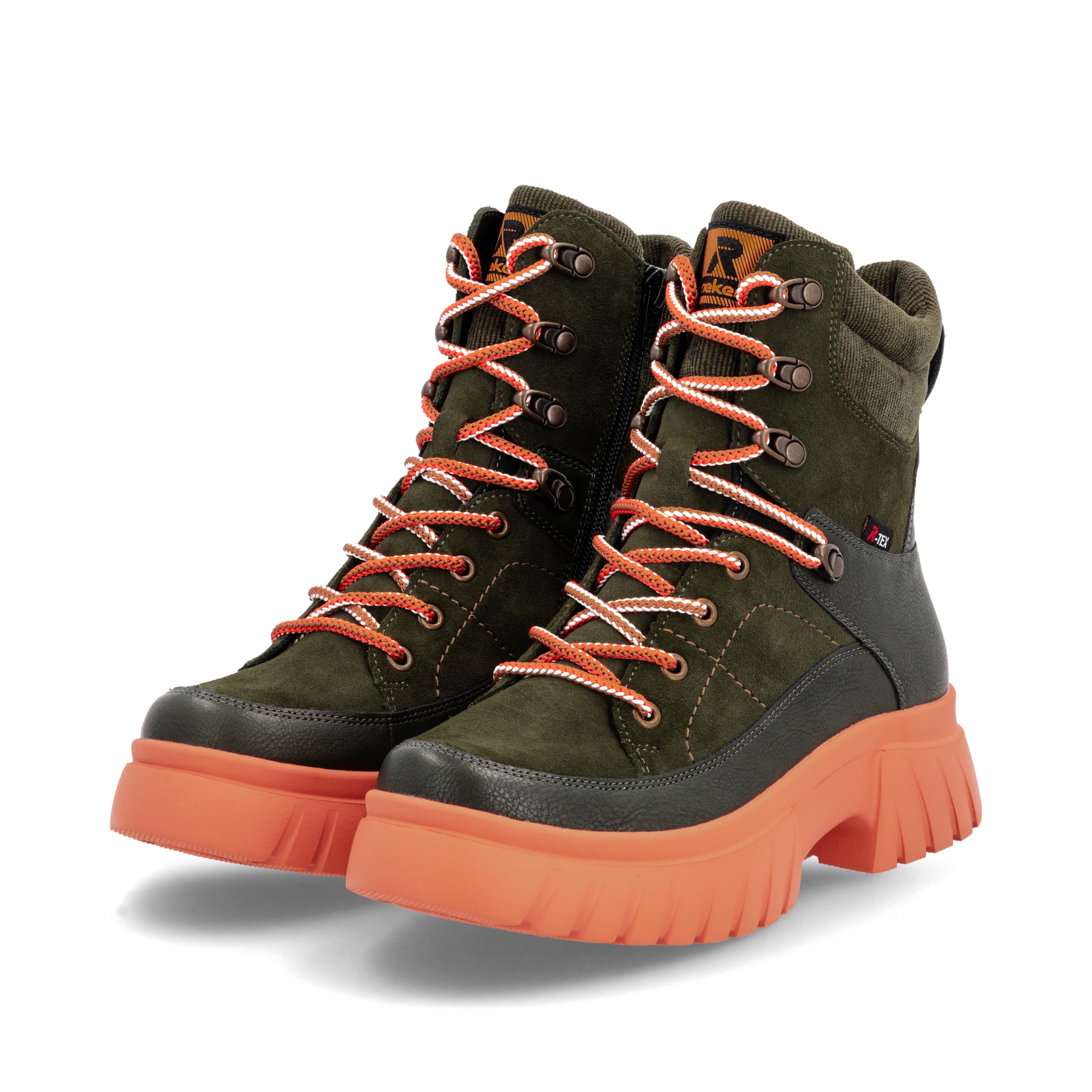 Bottes à lacets Rieker vertes pour femme W1871-54 avec membrane RiekerTEX. Chaussures inclinées sur le côté.