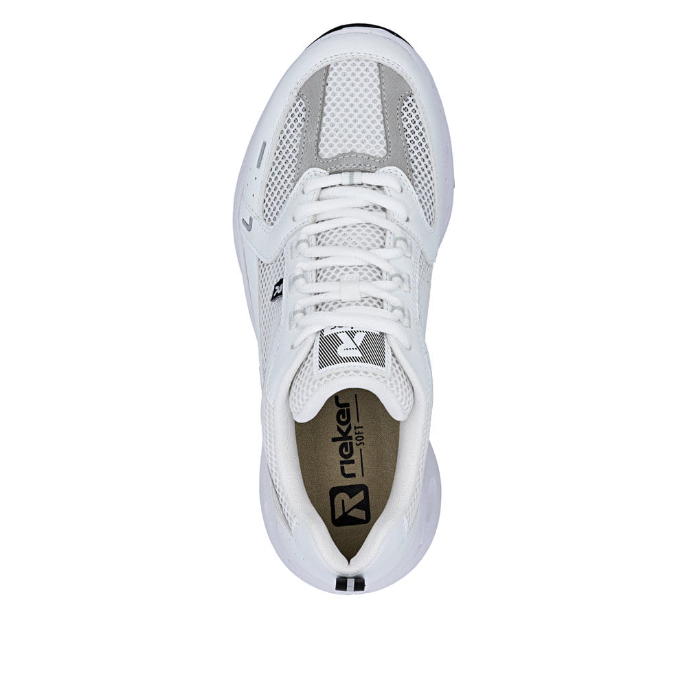 Weiße Rieker Damen Sneaker Low M6501-80 mit einer Schnürung sowie Komfortweite G. Schuh von oben.