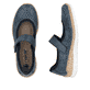 Blaue Rieker Ballerinas N4299-14 in Löcheroptik mit einem Klettverschluss. Schuh von oben, liegend.
