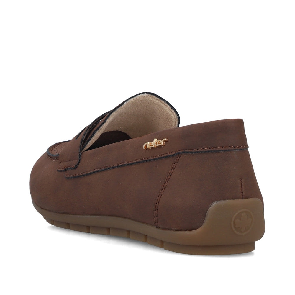 Braune Rieker Damen Loafer 43862-24 mit einer herausnehmbaren Einlegesohle. Schuh von hinten.