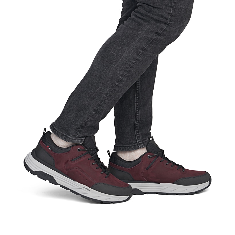 Baskets basses Rieker rouges pour hommes 06103-35 avec membrane RiekerTEX. Chaussure au pied.