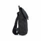 Rieker Damen Rucksack H1386-00 in Glanzschwarz aus Kunstleder mit Reißverschluss. Rucksack getragen.