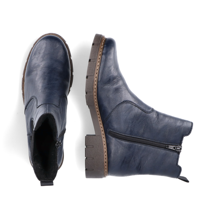 Schieferblaue Rieker Damen Chelsea Boots Z3561-14 mit einem Reißverschluss. Schuh von oben, liegend.