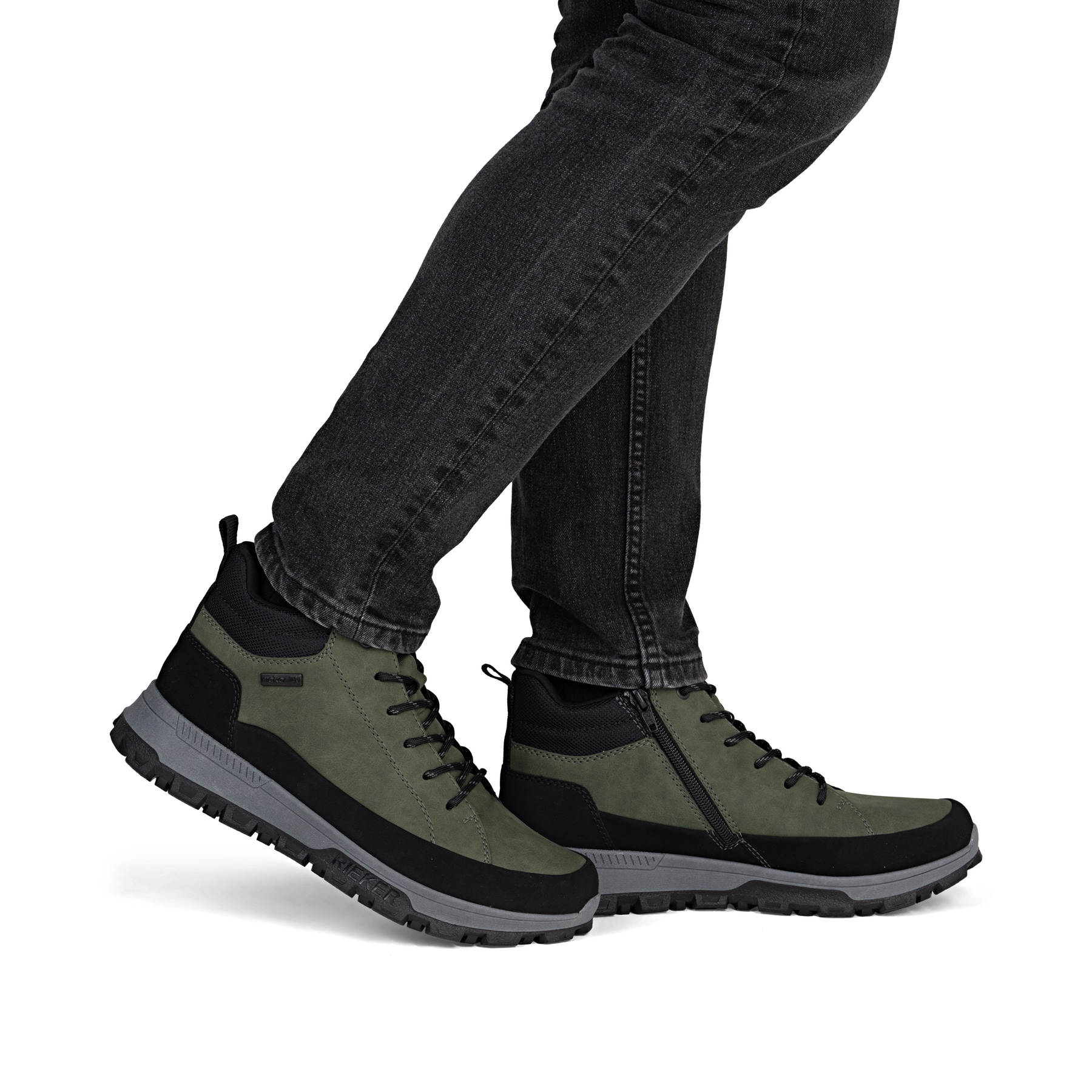 Grüne Rieker Herren Schnürstiefel 35508-54 mit wasserabweisender TEX-Membran. Schuh am Fuß.