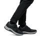 Blaue Rieker Herren Slipper 11051-14 mit Klettverschluss sowie der Extraweite H. Schuh am Fuß.