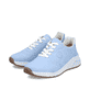 Blaue Rieker Damen Sneaker Low M4903-12 mit abgesetztem Logo sowie Schnürung. Schuhpaar seitlich schräg.