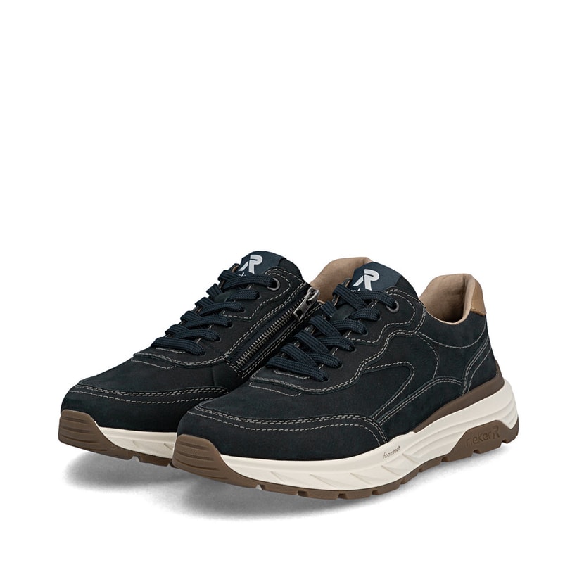 Blaue Rieker Herren Sneaker Low 06100-14 aus Glattleder mit einem Reißverschluss. Schuhpaar seitlich schräg.