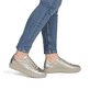Baskets basses Rieker métalliques pour femme L5955-90 en cuir lisse. Chaussure au pied.