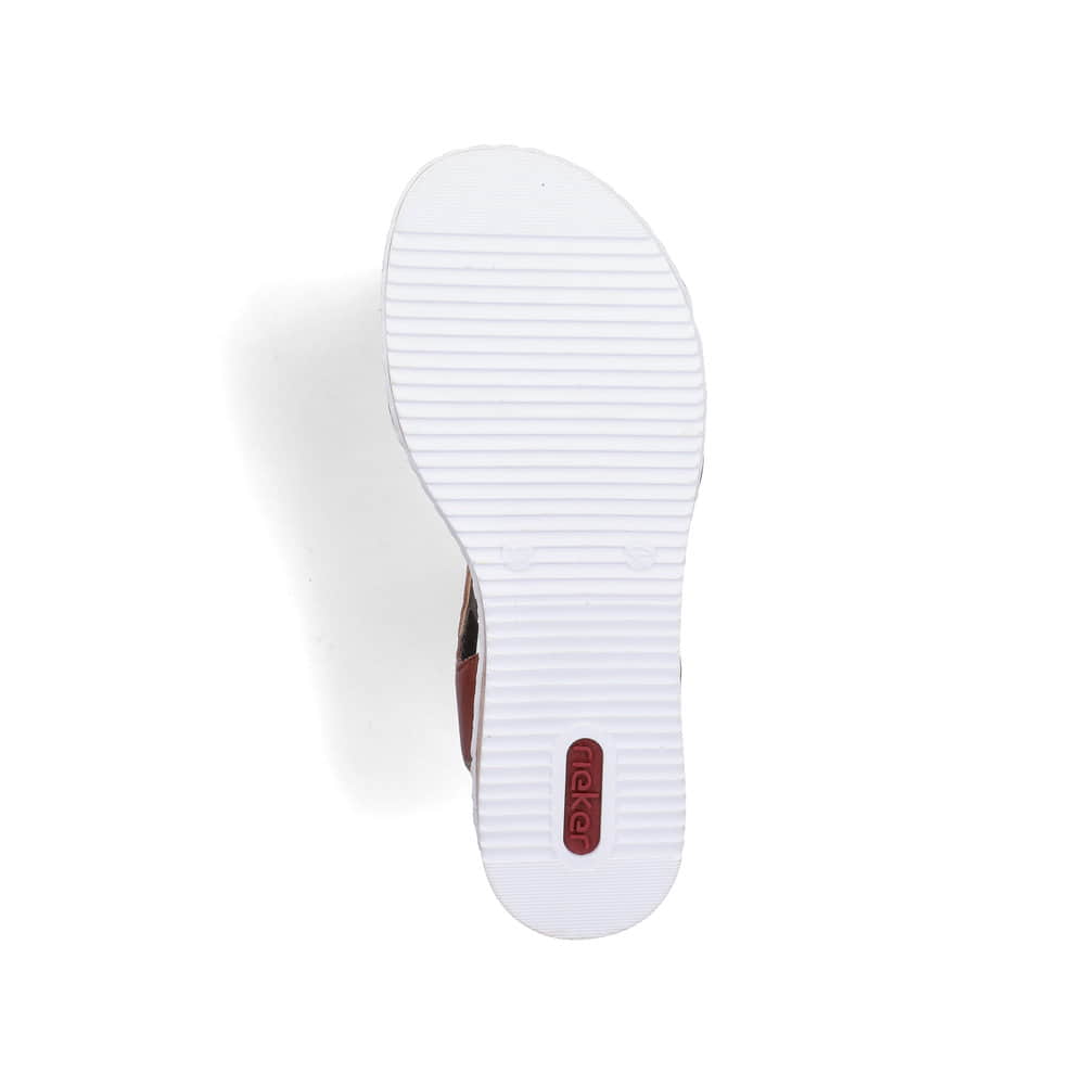 Sandales compensées Rieker marron femme V3691-22 avec boucle tendance. Semelle extérieure de la chaussure.