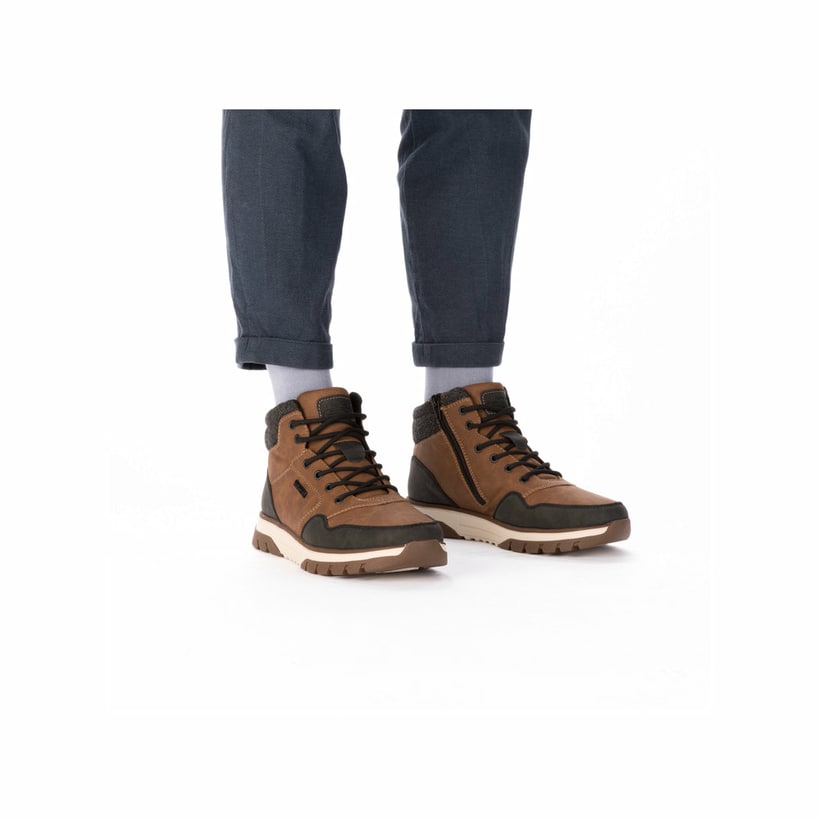 Braune Rieker Herren Schnürstiefel B9340-24 mit wasserabweisender TEX-Membran. Schuh am Fuß.