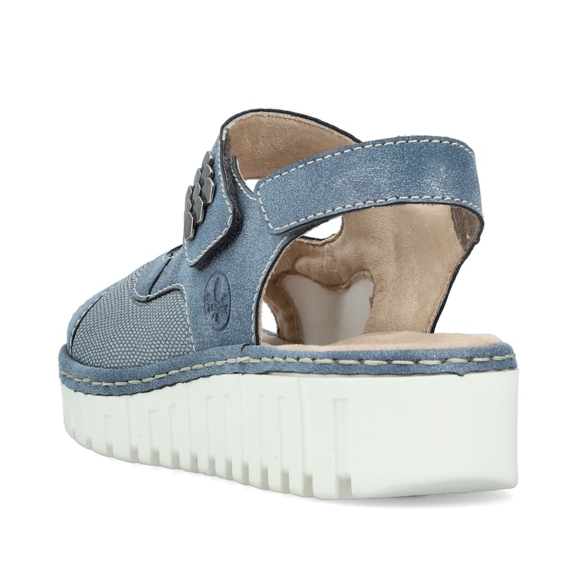 Blaue Rieker Keilsandaletten V1389-12 mit Schmuckelementen sowie Klettverschluss. Schuh von hinten.