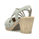 Grüne Rieker Riemchensandaletten 66778-52 mit einem Gummizug. Schuh von hinten.