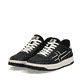 Schwarze Rieker Herren Sneaker Low U1900-00 mit einer strapazierfähigen Sohle. Schuhpaar seitlich schräg.
