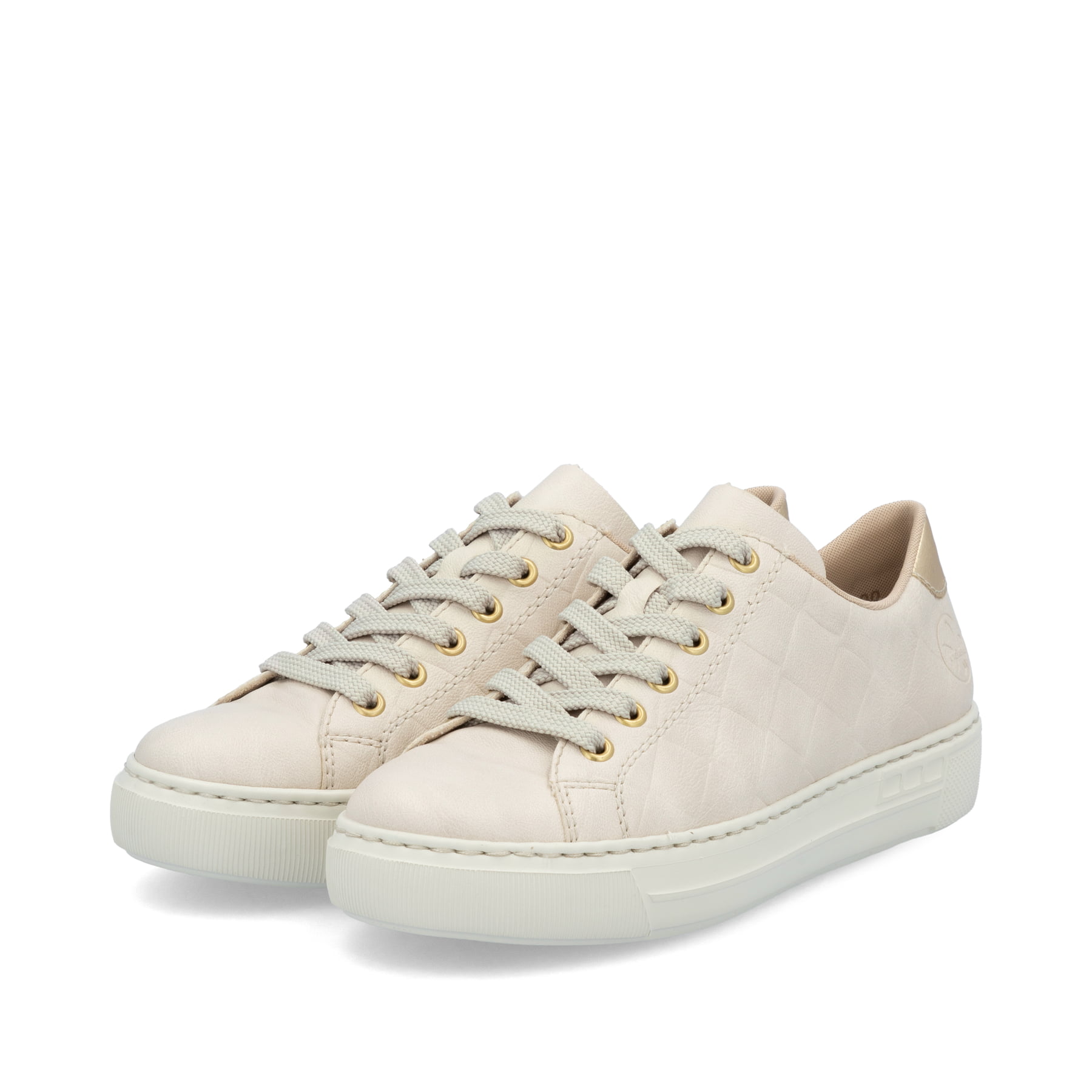 Beige Rieker Damen Sneaker Low L9800-80 in Löcheroptik mit einer Schnürung. Schuhpaar seitlich schräg.