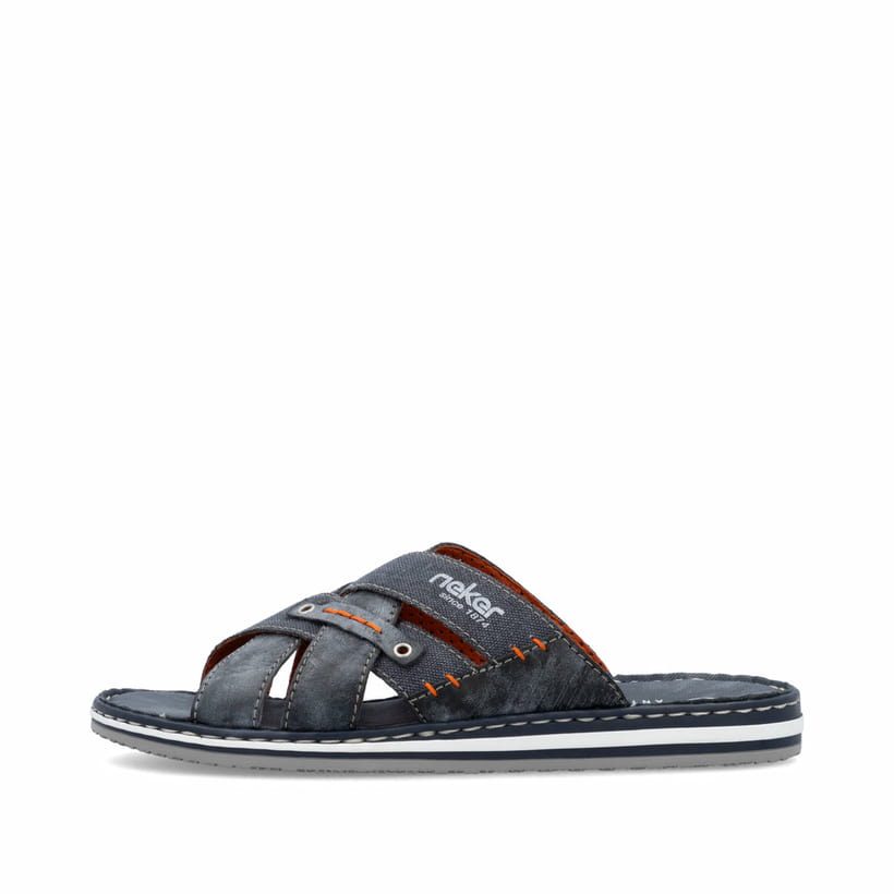 Blaue Rieker Herren Pantoletten 21599-14 mit Komfortweite G sowie leichter Sohle. Schuh Außenseite.